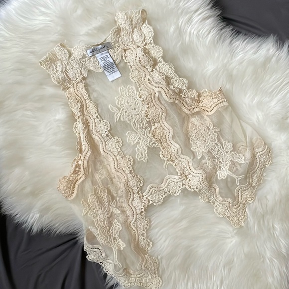 Lace Vest - Picture 1 of 2